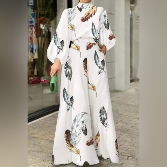 💋Boutique | Feather Me Not Jumpsuit Size Medium - Picture 3 of 3